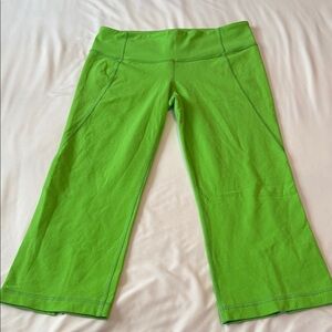 Women’s Lulemon Capri Leggings